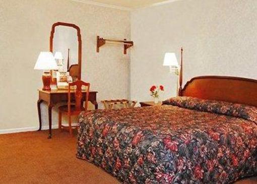 фото отеля Econo Lodge Inn & Suites Northborough