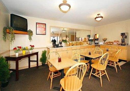 фото отеля Econo Lodge Inn & Suites Northborough