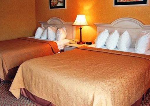 фото отеля Quality Inn Manhattan
