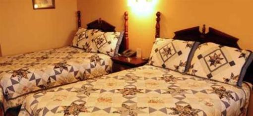 фото отеля Guggisberg Swiss Inn Millersburg