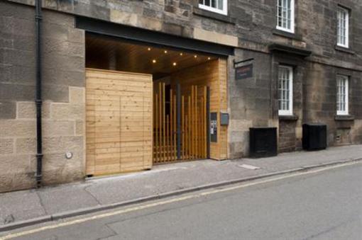 фото отеля Destiny Scotland - Malt House Apartments West End