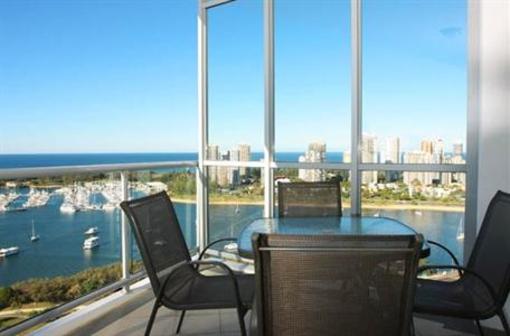 фото отеля Brighton On Broadwater Shores Apartment Gold Coast