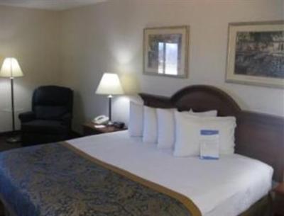 фото отеля Baymont Inn & Suites Dowagiac