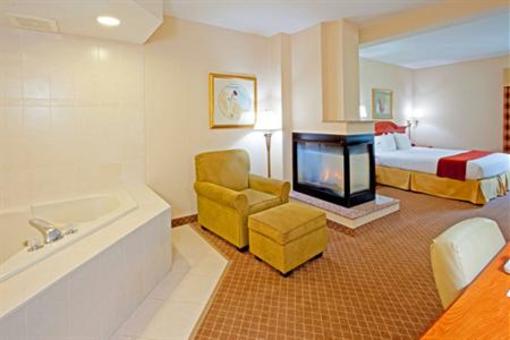 фото отеля Holiday Inn Express & Suites - Mt. Arlington