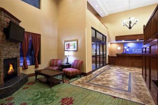 фото отеля Holiday Inn Express & Suites Cleveland - Streetsbro