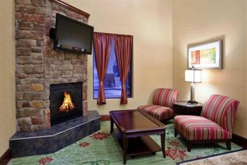 фото отеля Holiday Inn Express & Suites Cleveland - Streetsbro