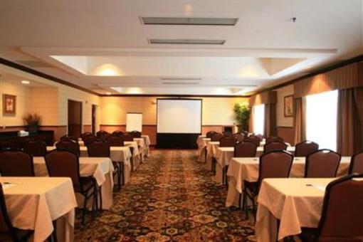 фото отеля Holiday Inn Express Suites Middleboro