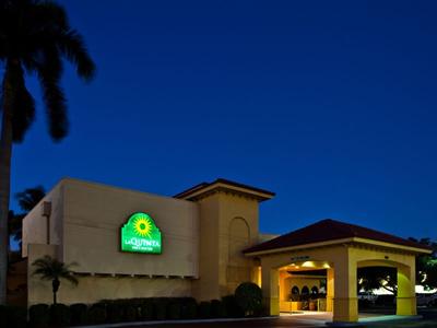 фото отеля La Quinta Cypress Creek Inn