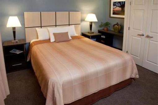 фото отеля Candlewood Suites - Wichita Airport