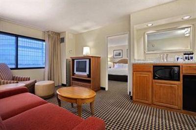 фото отеля Hilton Suites Oakbrook Terrace