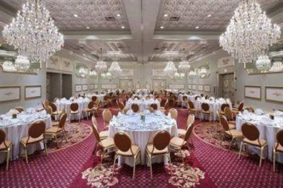 фото отеля Hilton Suites Oakbrook Terrace