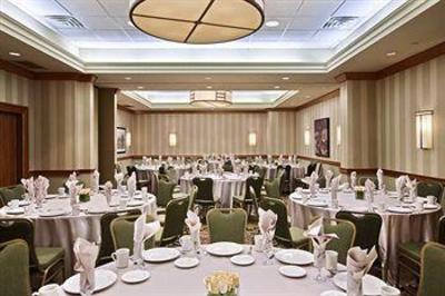 фото отеля Hilton Suites Oakbrook Terrace