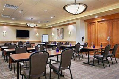 фото отеля Hilton Suites Oakbrook Terrace