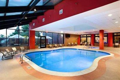 фото отеля Hilton Suites Oakbrook Terrace