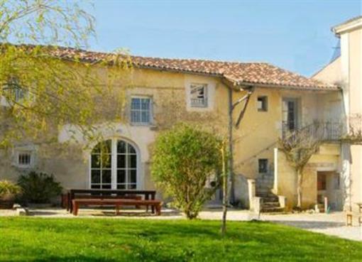 фото отеля Domaine De La Laigne Cottages Asnieres-la-Giraud