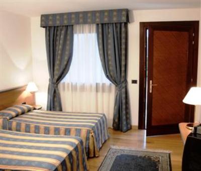 фото отеля Hotel Luna Fontanafredda