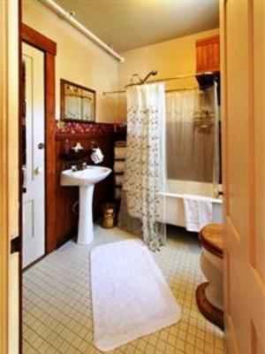 фото отеля The Perennial Inn