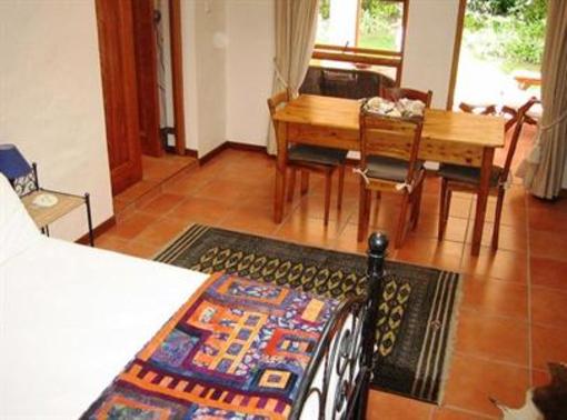 фото отеля 14 Peter Rd Guesthouse