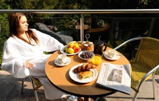 фото отеля Craigmhor Lodge Pitlochry
