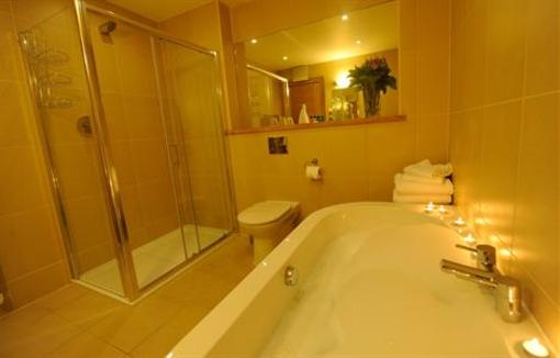 фото отеля Craigmhor Lodge Pitlochry