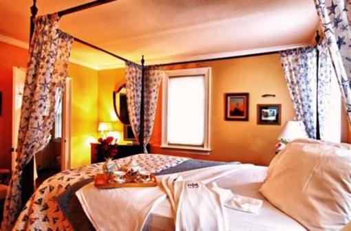 фото отеля The 1750 Inn at Sandwich Center