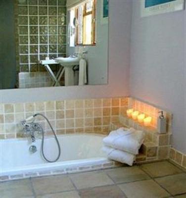 фото отеля Ballinderry, The Robertson Guest House