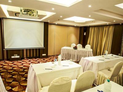 фото отеля Hotel Calangute Towers