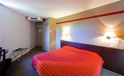фото отеля Inter Hotel Republique Clermont-Ferrand