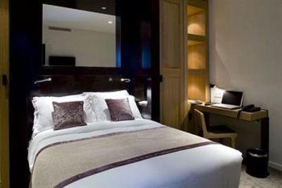 фото отеля Hotel Marceau Champs Elysees