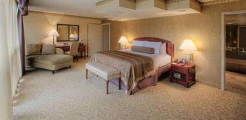 фото отеля Embassy Suites Seattle-Bellevue