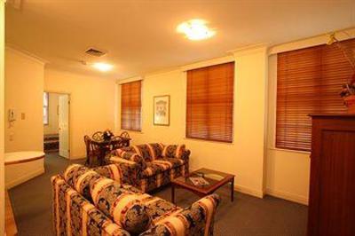 фото отеля Rothbury Heritage Apartment Hotel