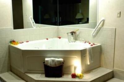 фото отеля BEST WESTERN Plus Steeplegate Inn
