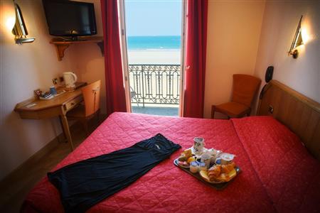 фото отеля Kyriad Saint Malo Plage