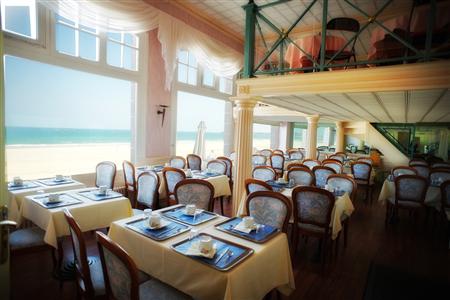 фото отеля Kyriad Saint Malo Plage