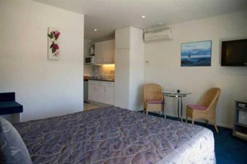 фото отеля Beaches Motor Inn
