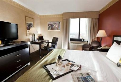 фото отеля Holiday Inn LaGuardia Airport