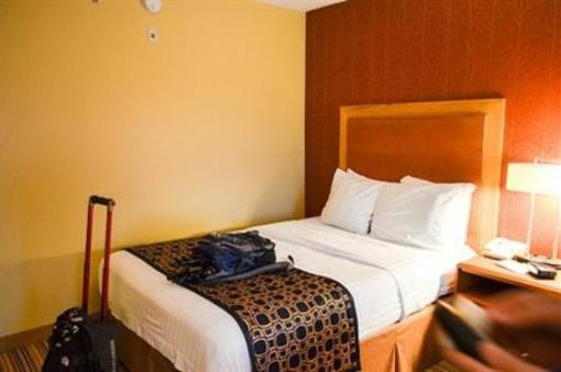 фото отеля Fairfield Inn Charlottesville North