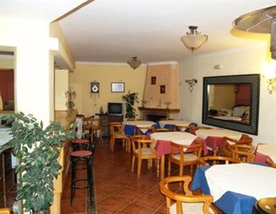 фото отеля Hostal Regina Nerja