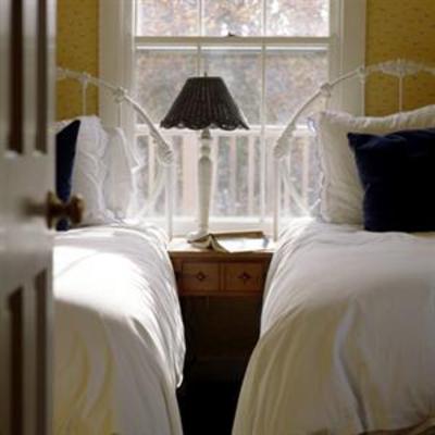 фото отеля Nantucket Whaler Guest House