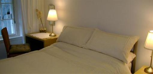 фото отеля Lansdowne Garden Apartment