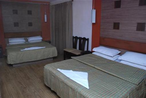 фото отеля Maneck Residency