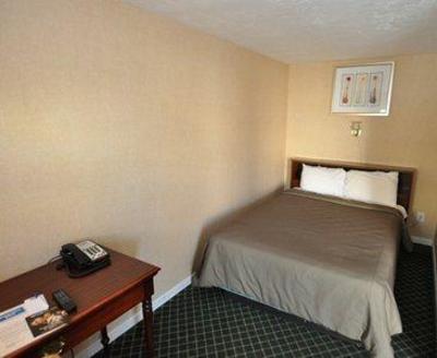 фото отеля Rodeway Inn Hyannis