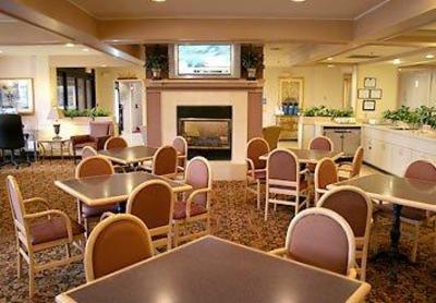 фото отеля Tifton Inn & Suites