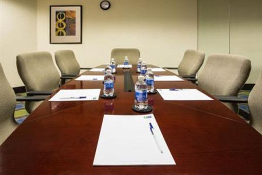фото отеля Holiday Inn Express Hotel & Suites Oldsmar
