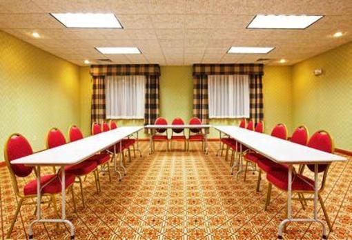фото отеля Holiday Inn Express Hotel & Suites Goshen
