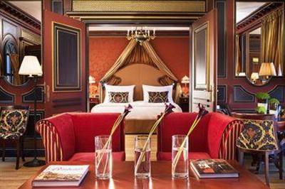 фото отеля Le Grand Hotel de Bordeaux