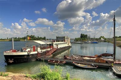 фото отеля Botel Ophoven