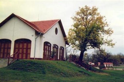 фото отеля Sarlospuszta Club Hotel