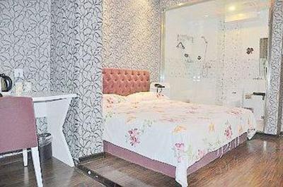 фото отеля Hyperspace Boutique Hotel Qingdao Lijin Road