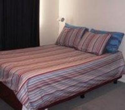 фото отеля Central Melbourne Accommodation